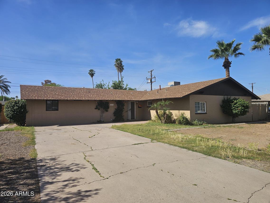 6217 W Medlock Dr., Glendale, AZ 85301
