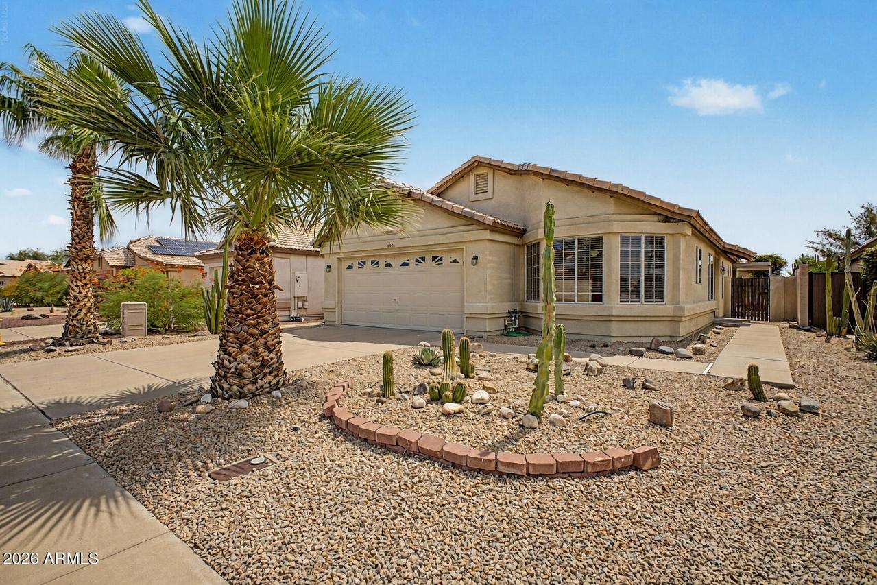10523 W Mohawk Ln., Peoria, AZ 85382