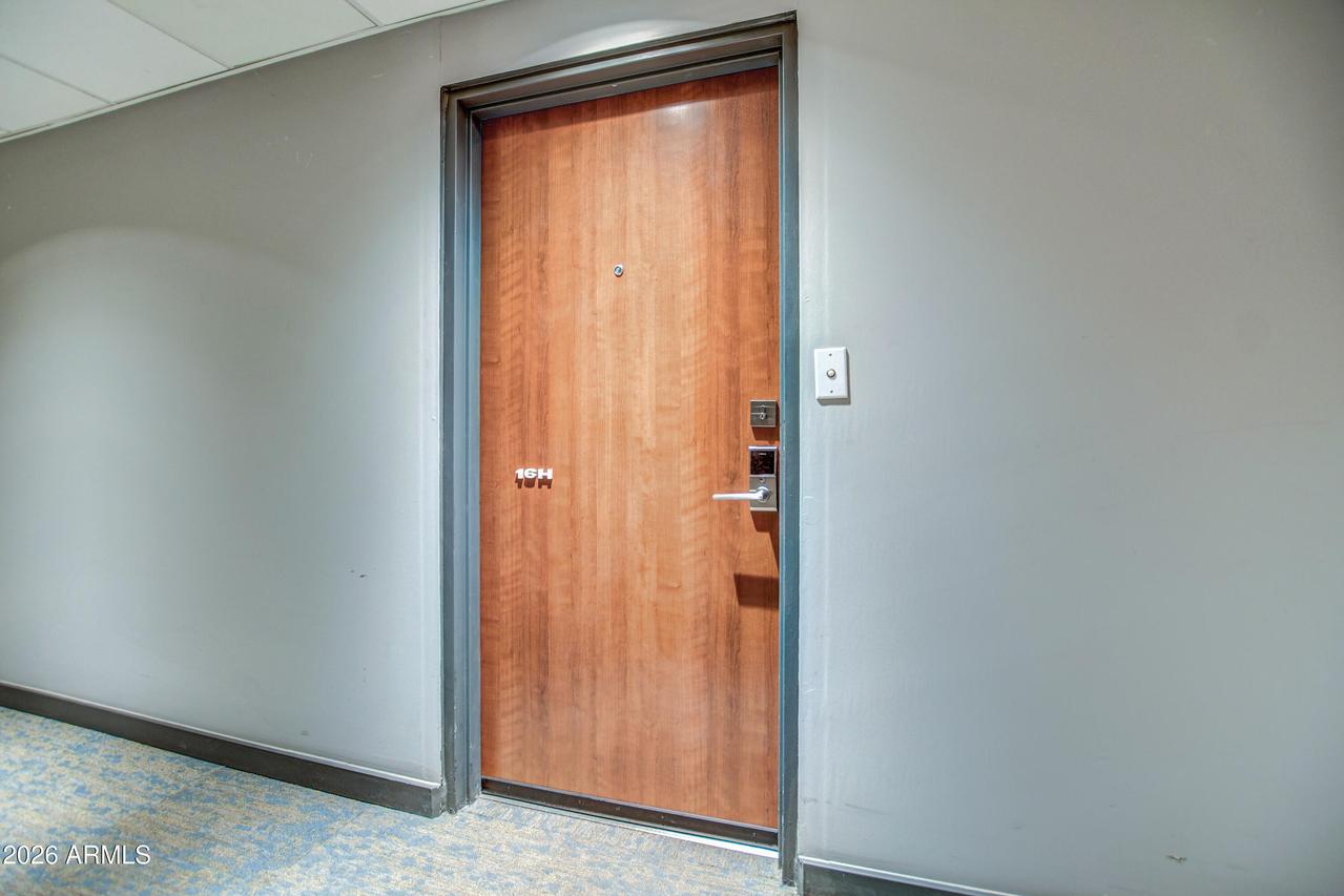 207 W Clarendon Ave. #H16, Phoenix, AZ 85013