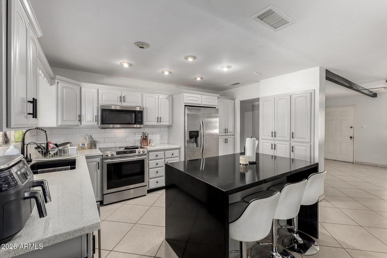 4019 N 60th Ave., Phoenix, AZ 85033