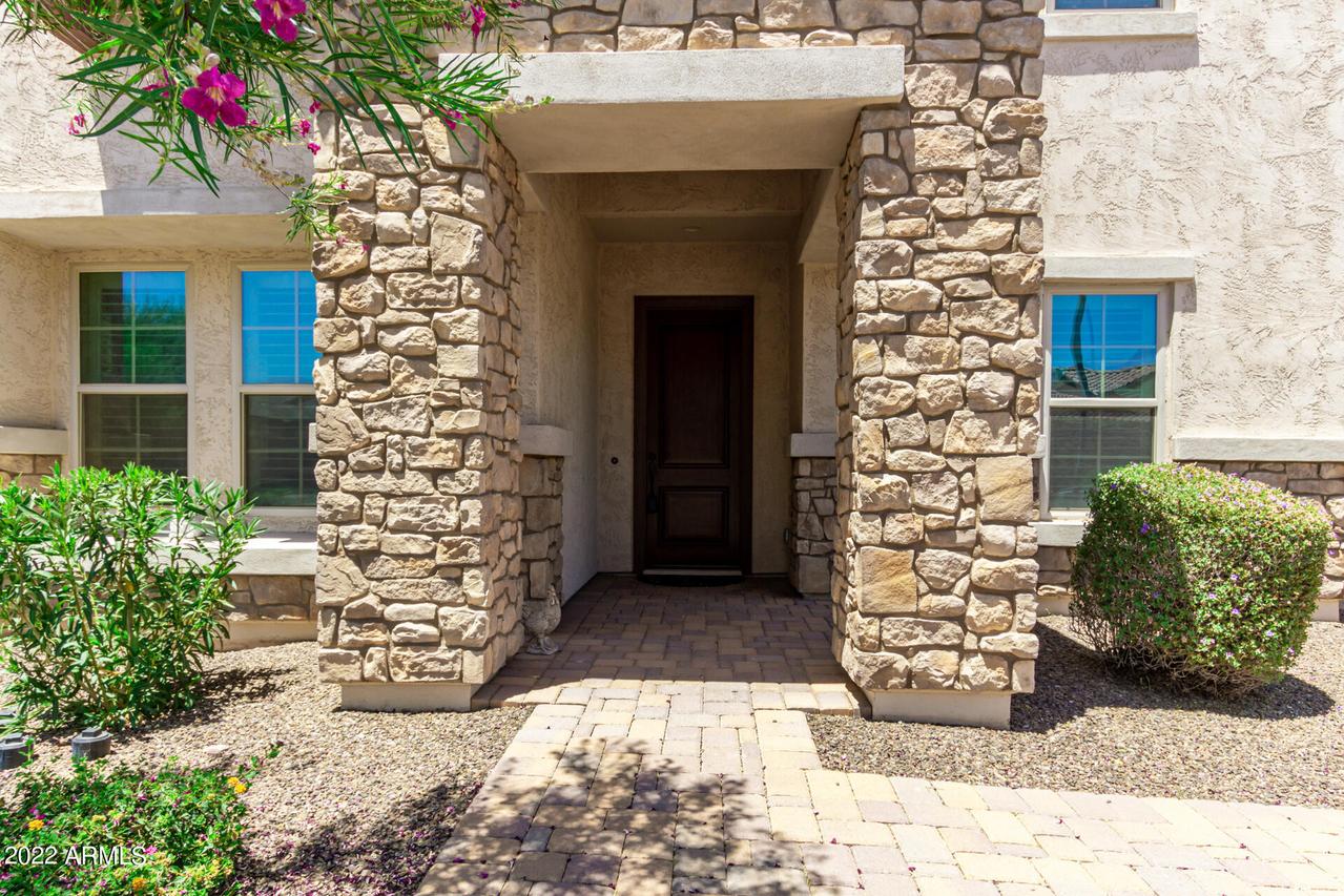 882 E Parkview Dr., Gilbert, AZ 85295