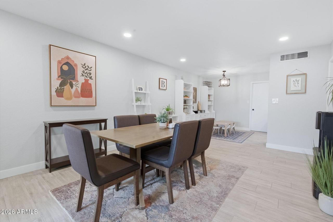 2926 W Lamar Rd., Phoenix, AZ 85017