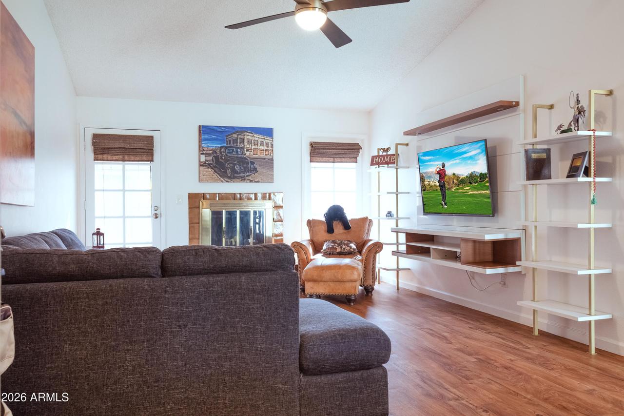 17647 N Lindner Dr., Glendale, AZ 85308