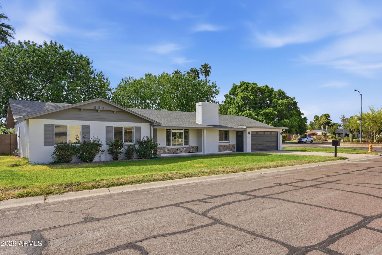 8162 N 1st Ave., Phoenix, AZ 85021