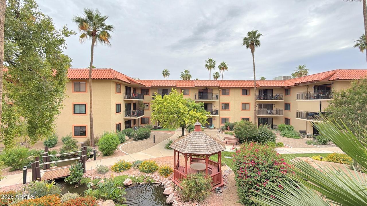 10330 W Thunderbird Blvd. #B203, Sun City, AZ 85351