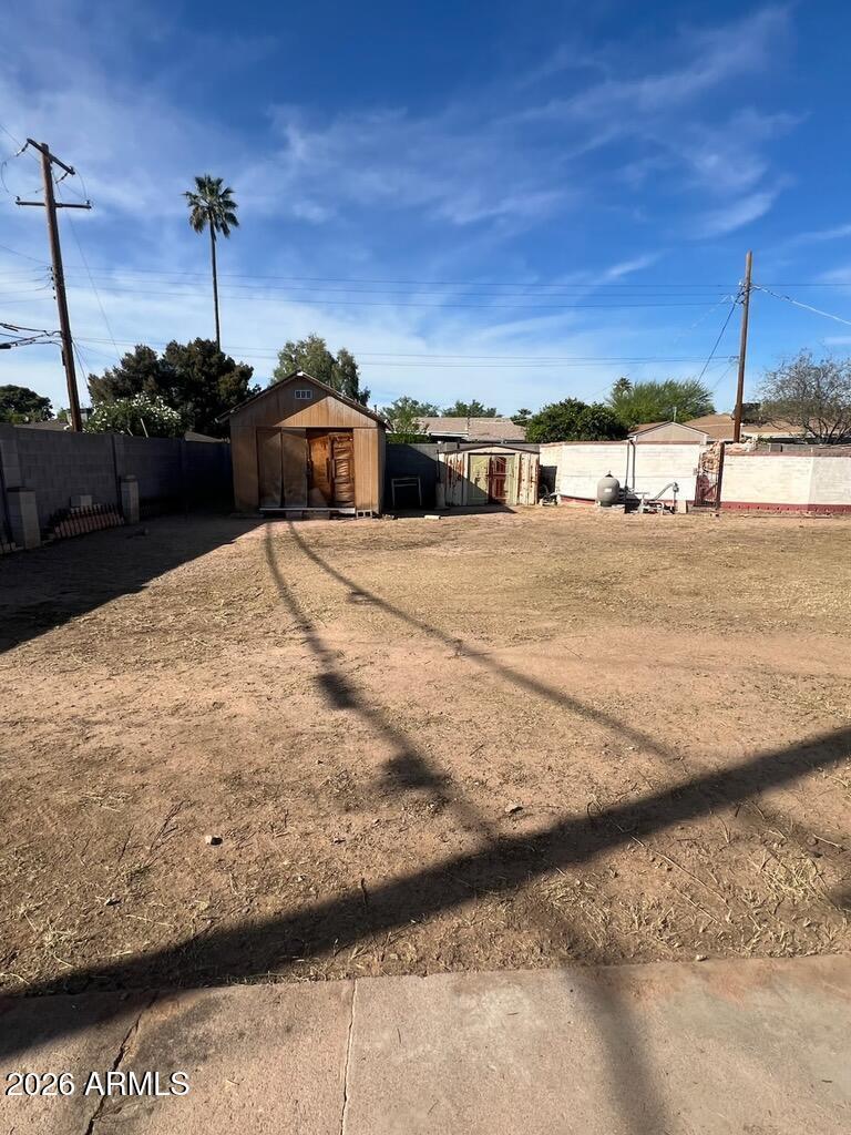 3650 N 39th St., Phoenix, AZ 85018