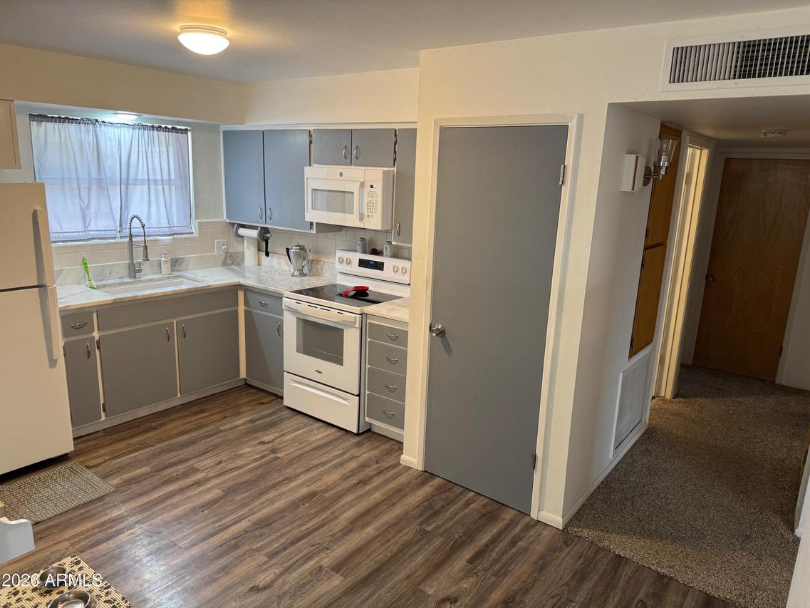 5832 E Colby St., Mesa, AZ 85205