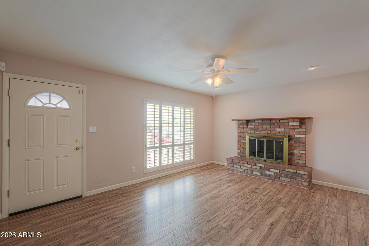 2139 E Betty Elyse Ln., Phoenix, AZ 85022