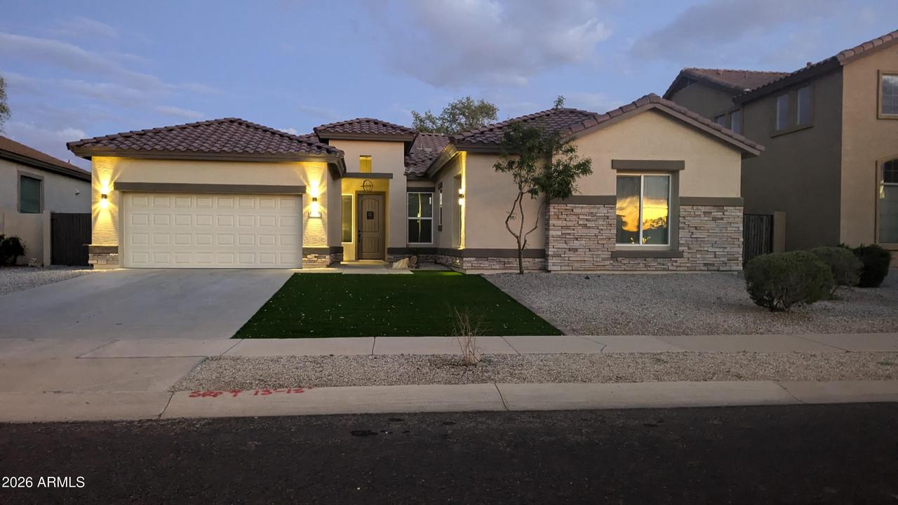 7517 N 86th Ave., Glendale, AZ 85305
