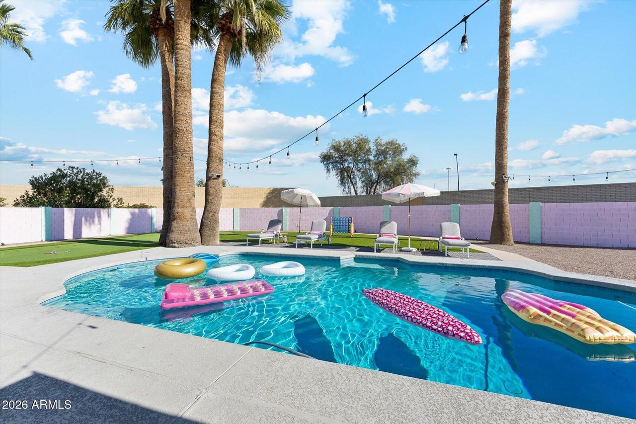 2190 E Greenway Dr., Tempe, AZ 85282