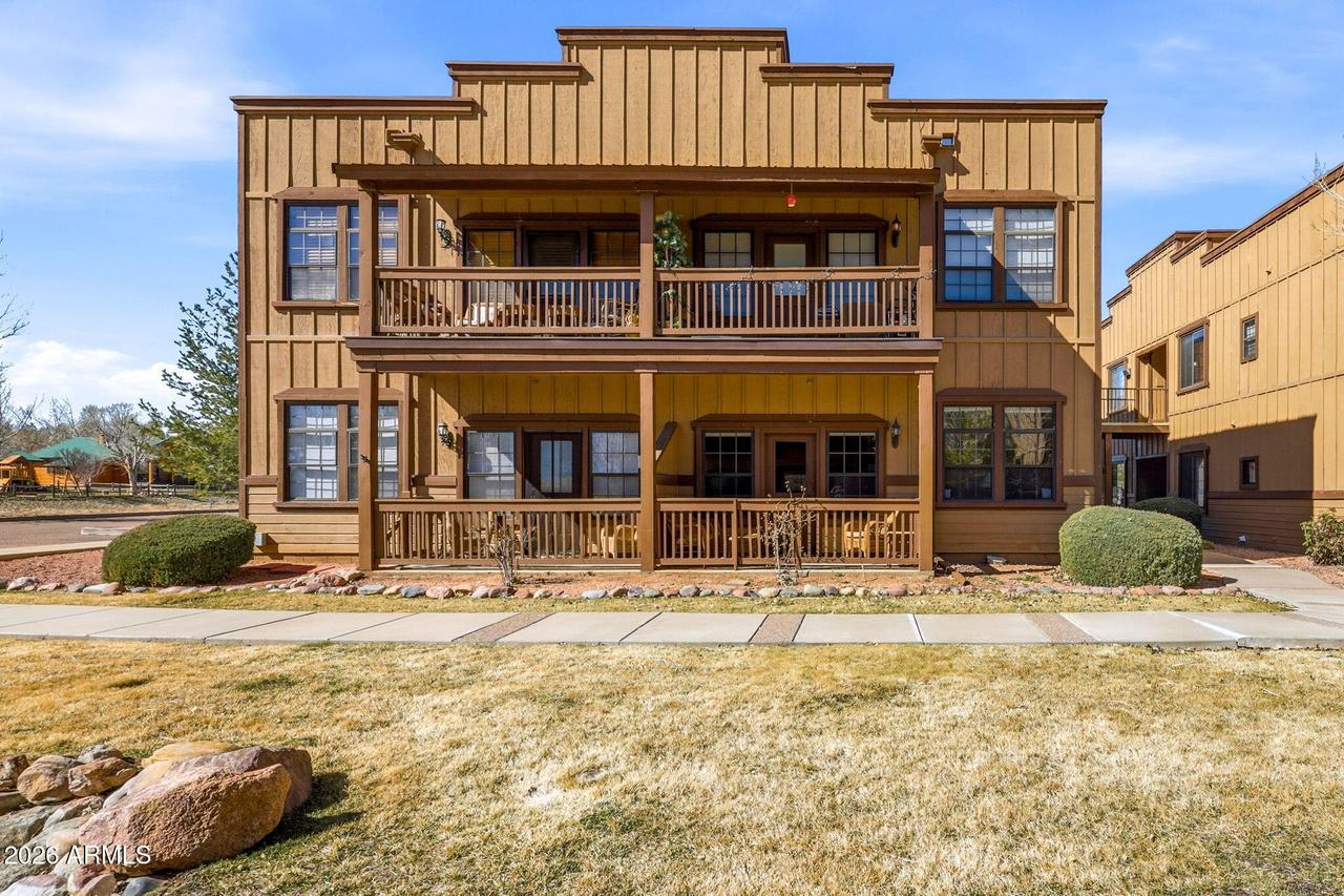 2359 Quarter Horse Tr. #136, Overgaard, AZ 85933