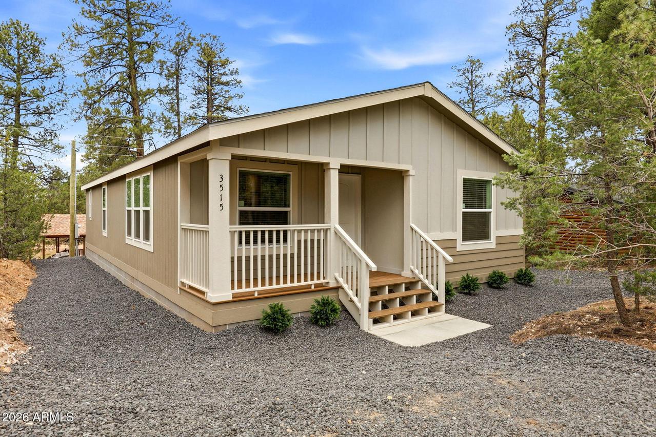 3515 Broken Arrow Rd., Overgaard, AZ 85933