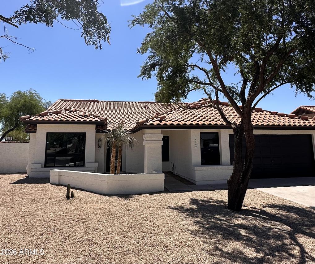 4609 E Paradise Ln., Phoenix, AZ 85032