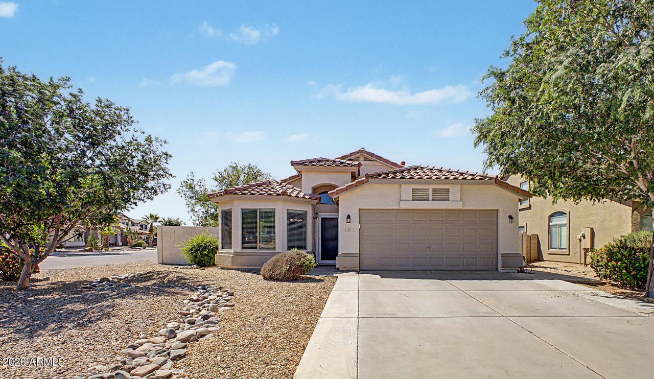 51 W Hereford Dr., San Tan Valley, AZ 85143