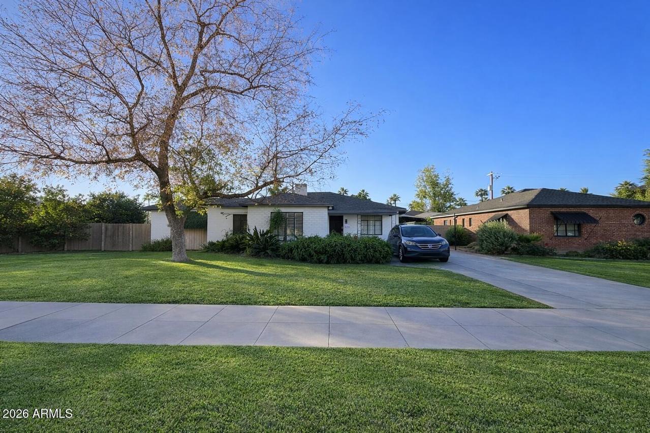 1624 N 11th Ave., Phoenix, AZ 85007