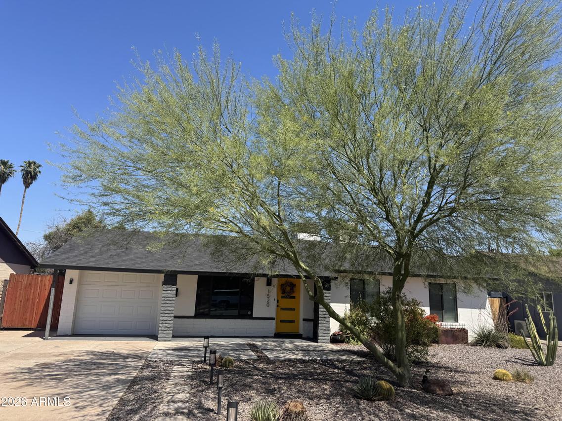 1520 W Capri Ave., Mesa, AZ 85202