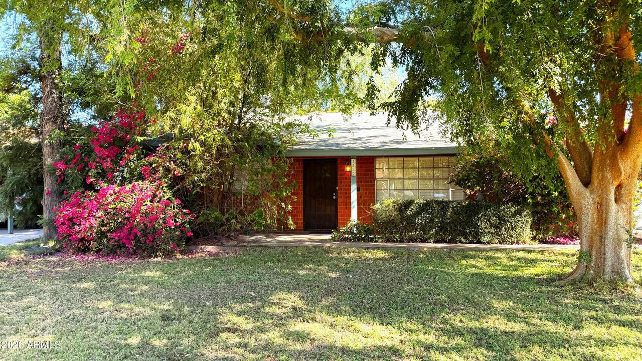 1132 E Flynn Ln., Phoenix, AZ 85014