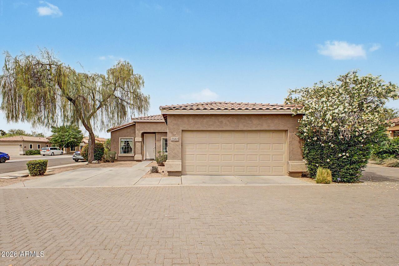 2562 E Riviera Dr., Chandler, AZ 85249