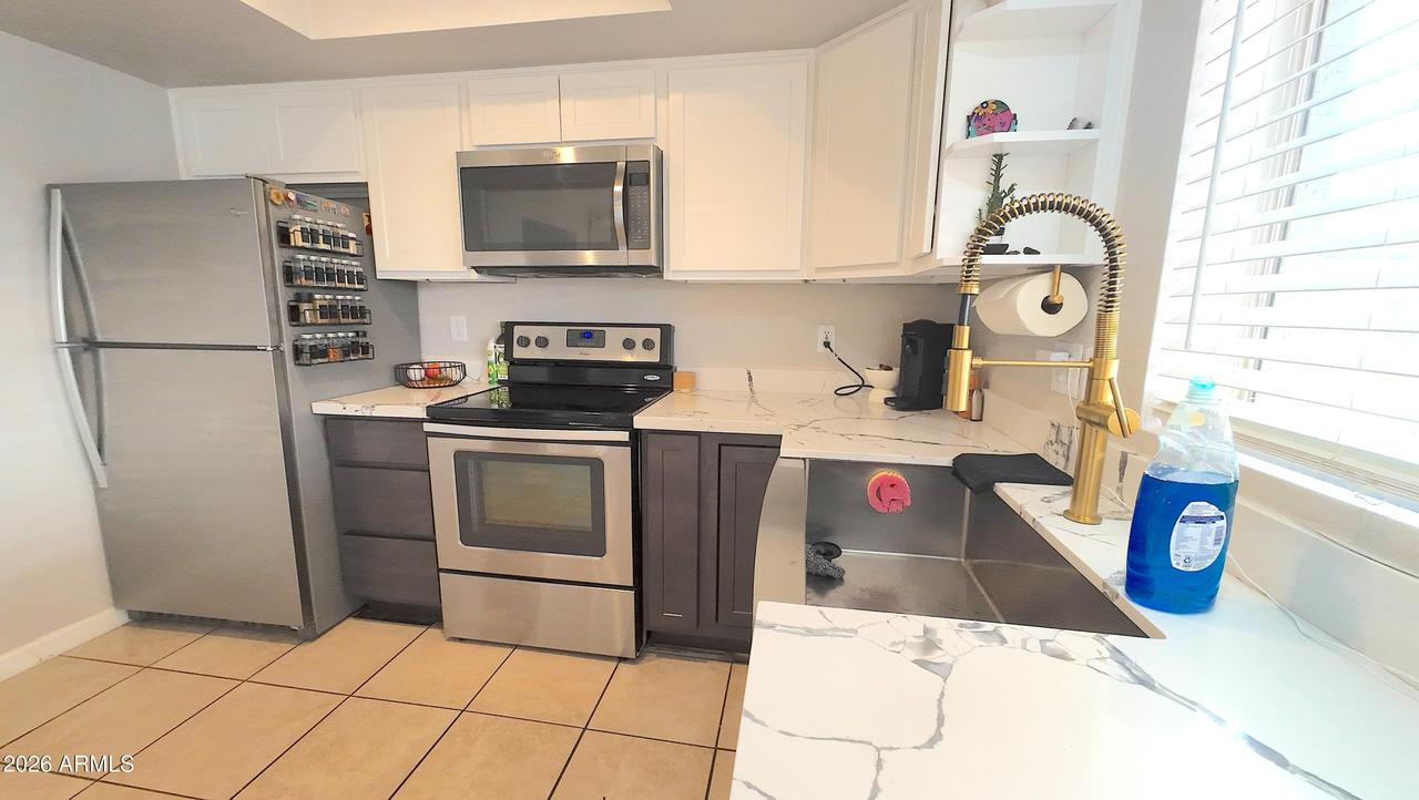 7521 W Flower St., Phoenix, AZ 85033