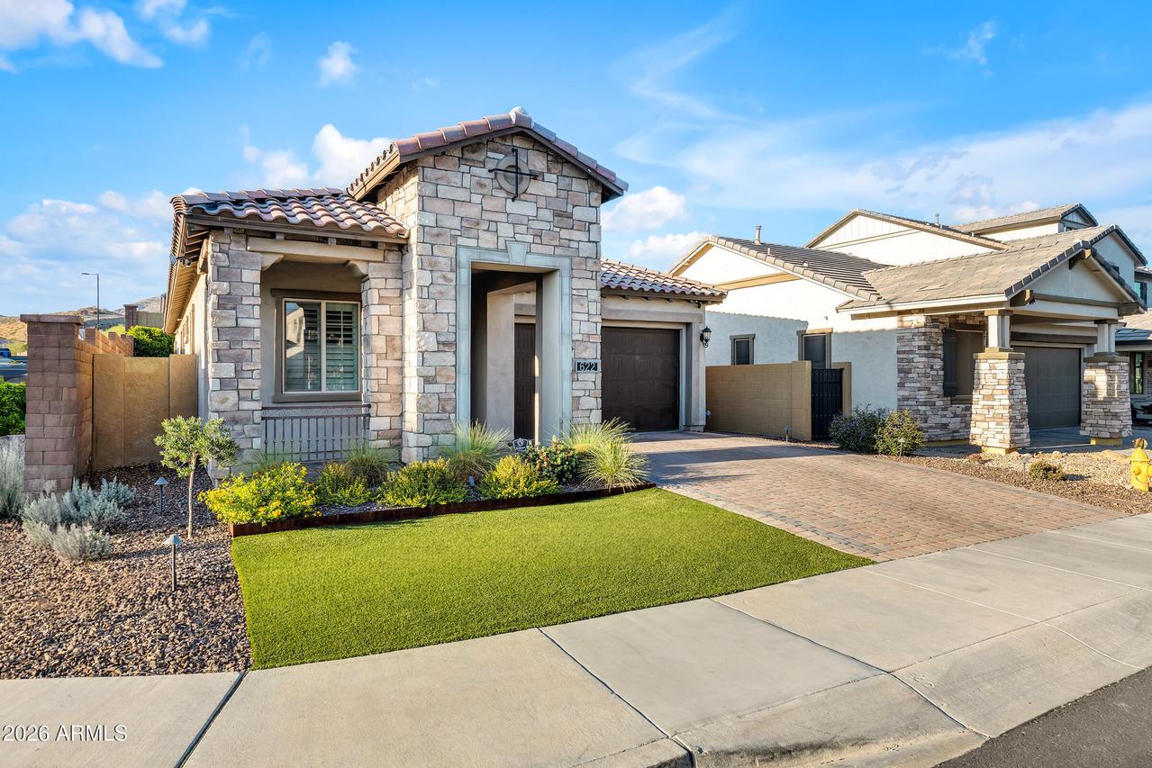 622 E Deer Creek Rd., Phoenix, AZ 85048