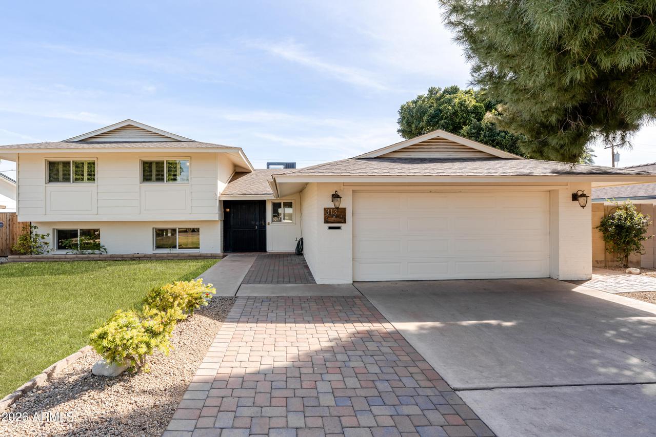 313 E El Caminito Dr., Phoenix, AZ 85020