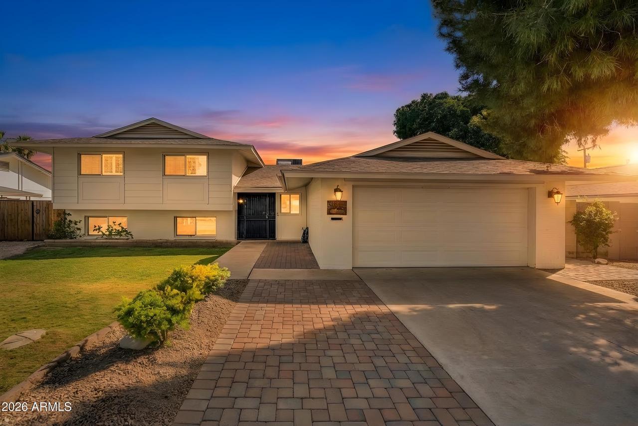313 E El Caminito Dr., Phoenix, AZ 85020
