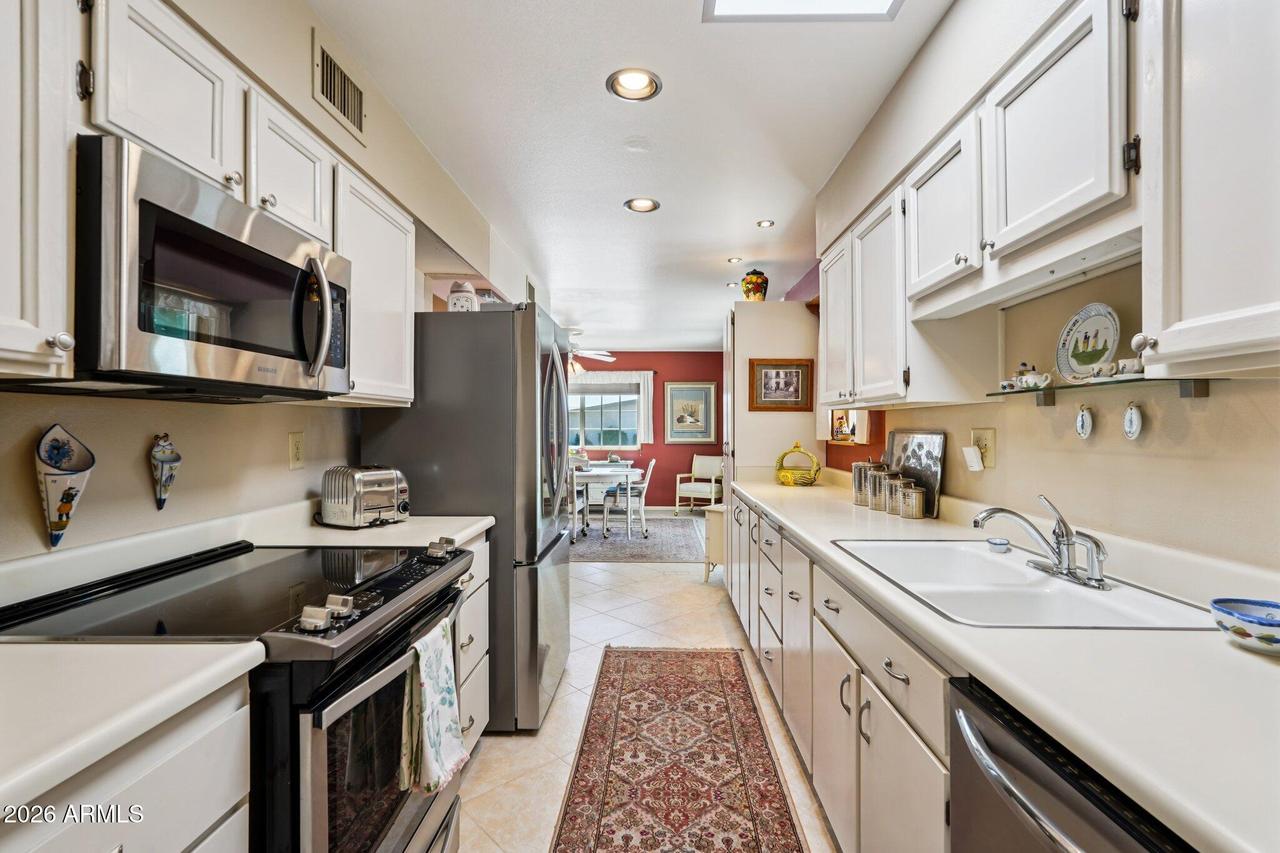 10526 W Highwood Ln., Sun City, AZ 85373
