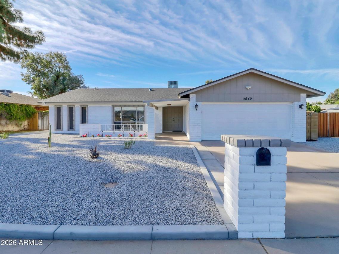 4949 W Royal Palm Rd., Glendale, AZ 85302