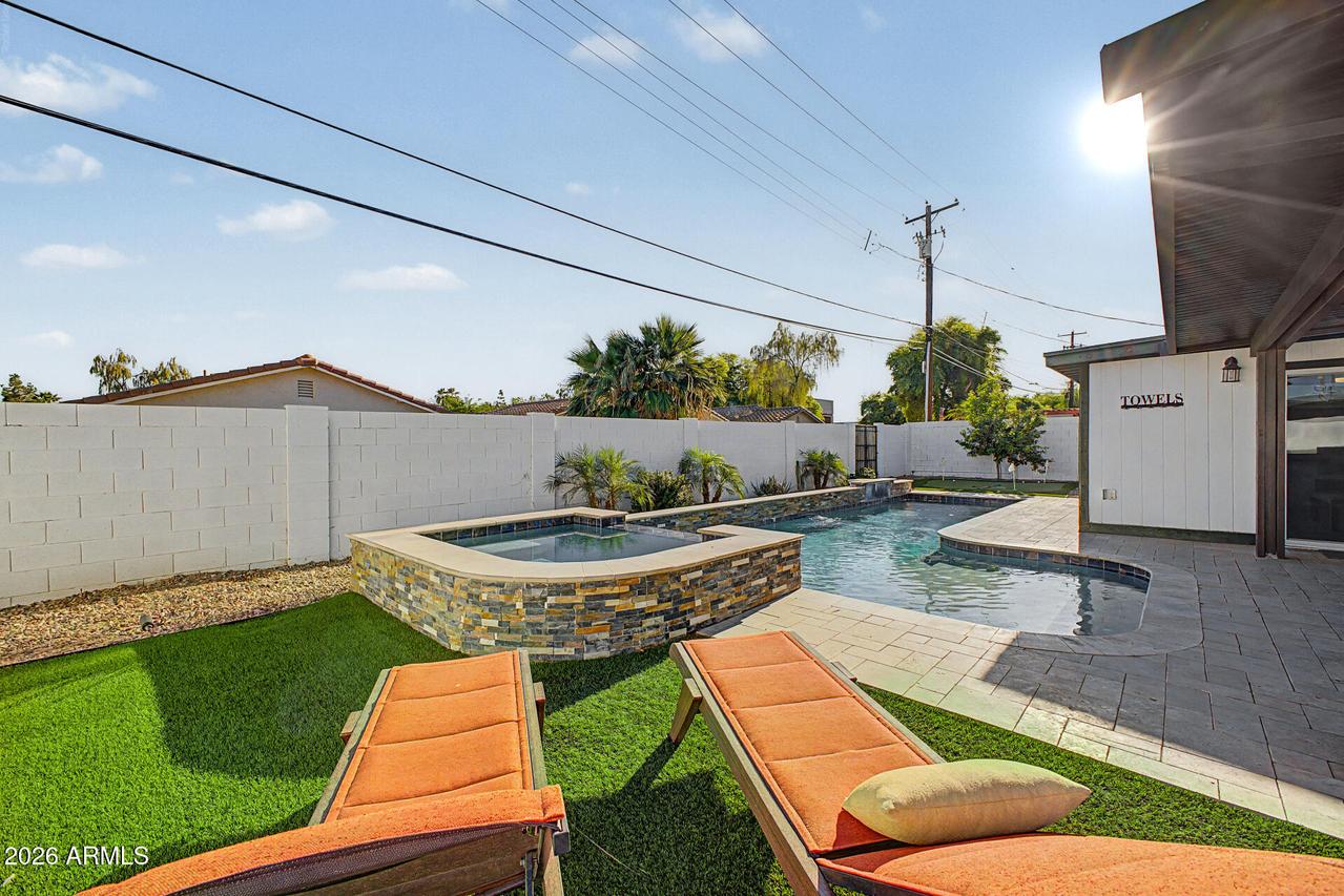 955 E Marigold Ln., Tempe, AZ 85288