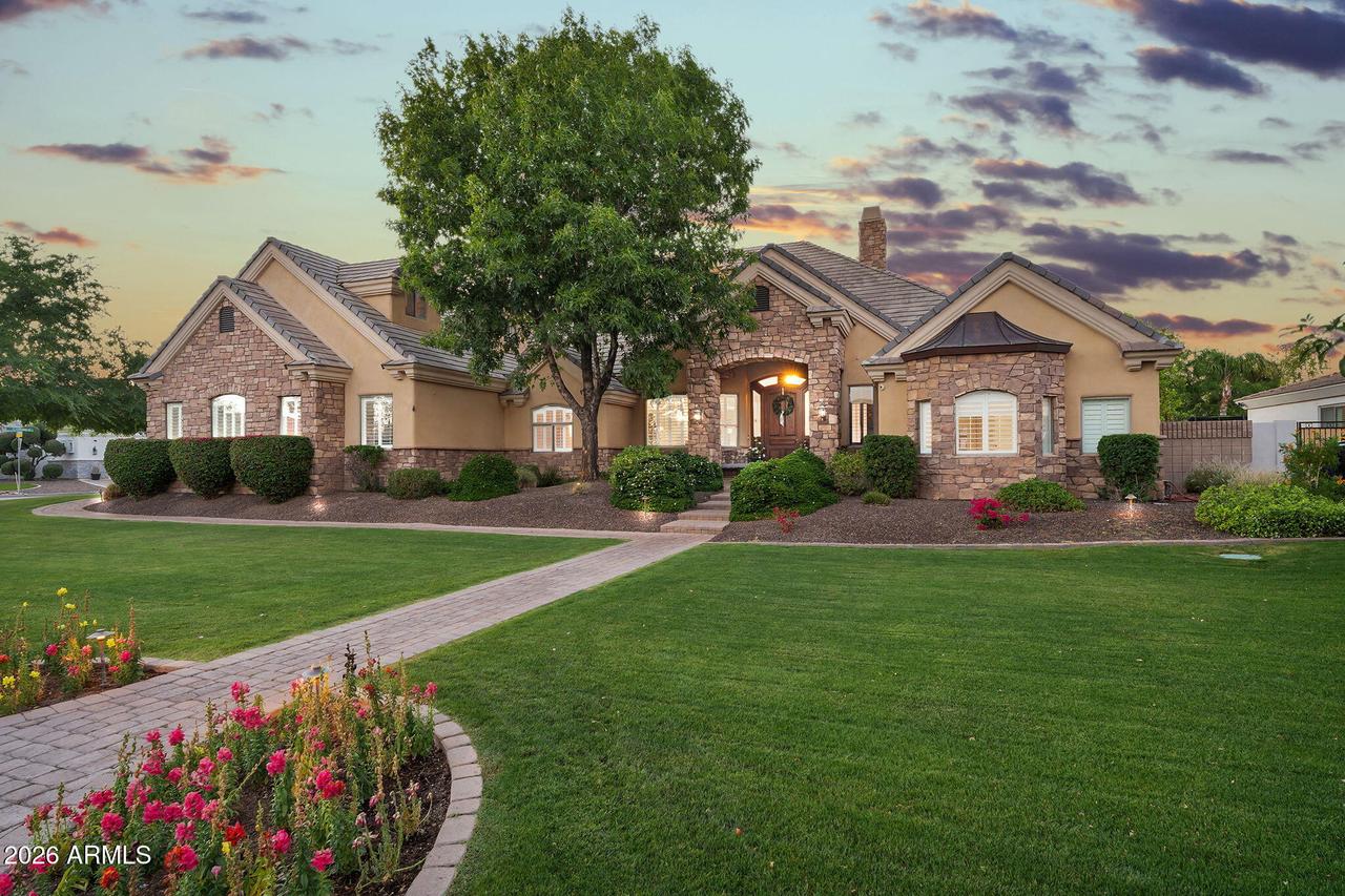 2918 E Waterman Way, Gilbert, AZ 85297