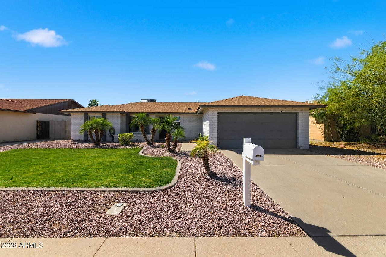 915 W Loughlin Dr., Chandler, AZ 85225