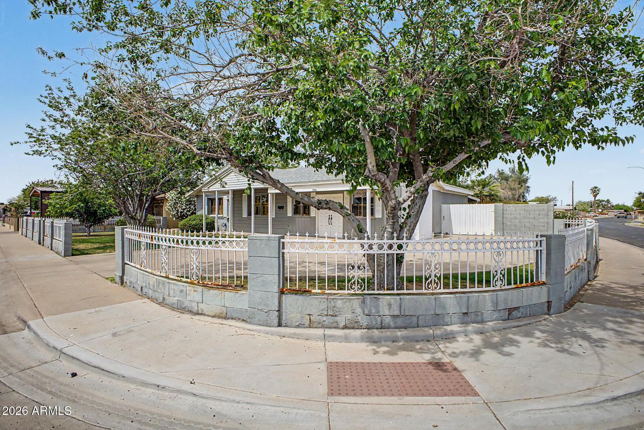 5324 W Lewis Ave., Phoenix, AZ 85035