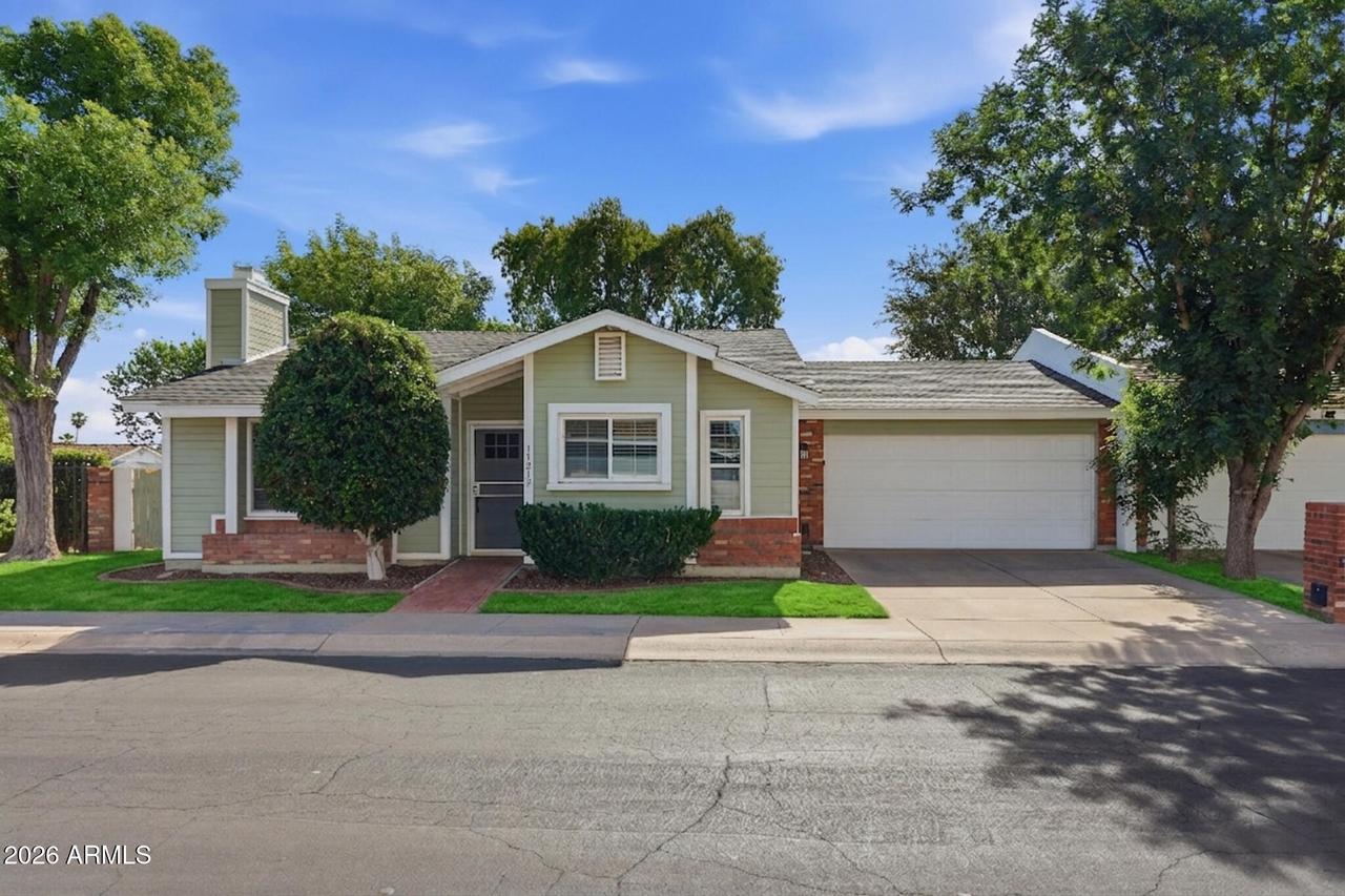 17215 N 2nd Pl., Phoenix, AZ 85022