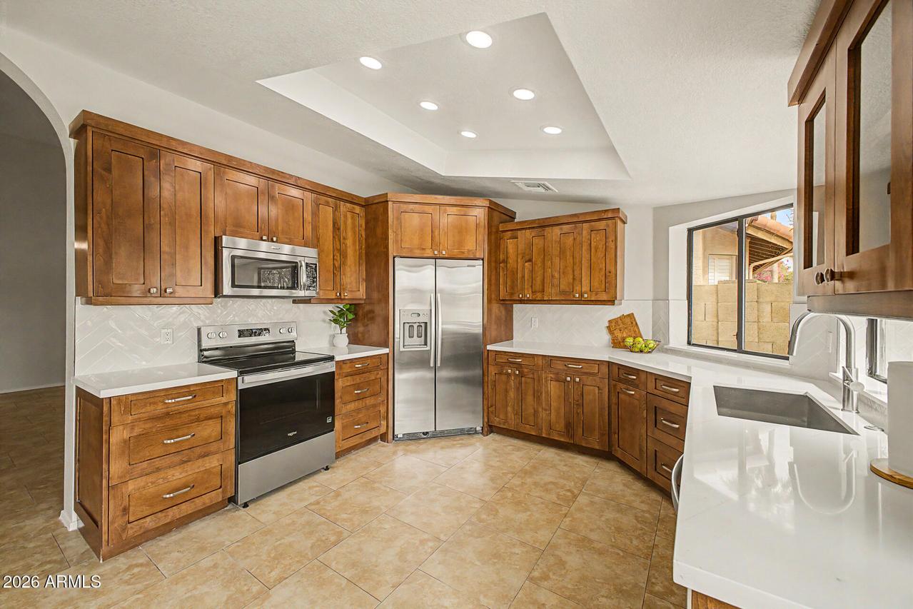 6951 W Kimberly Way, Glendale, AZ 85308