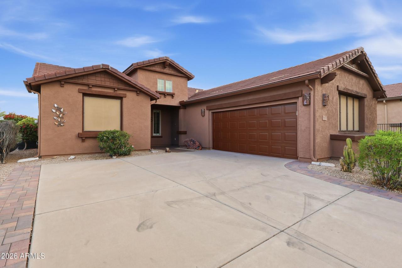 1177 W Rolls Rd., San Tan Valley, AZ 85143