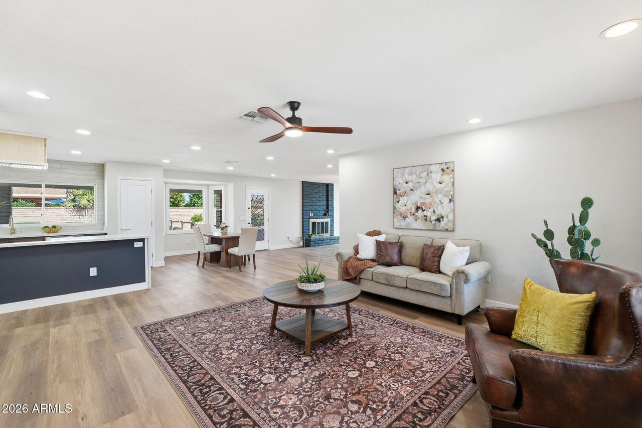 9627 N 58th Ln., Glendale, AZ 85302