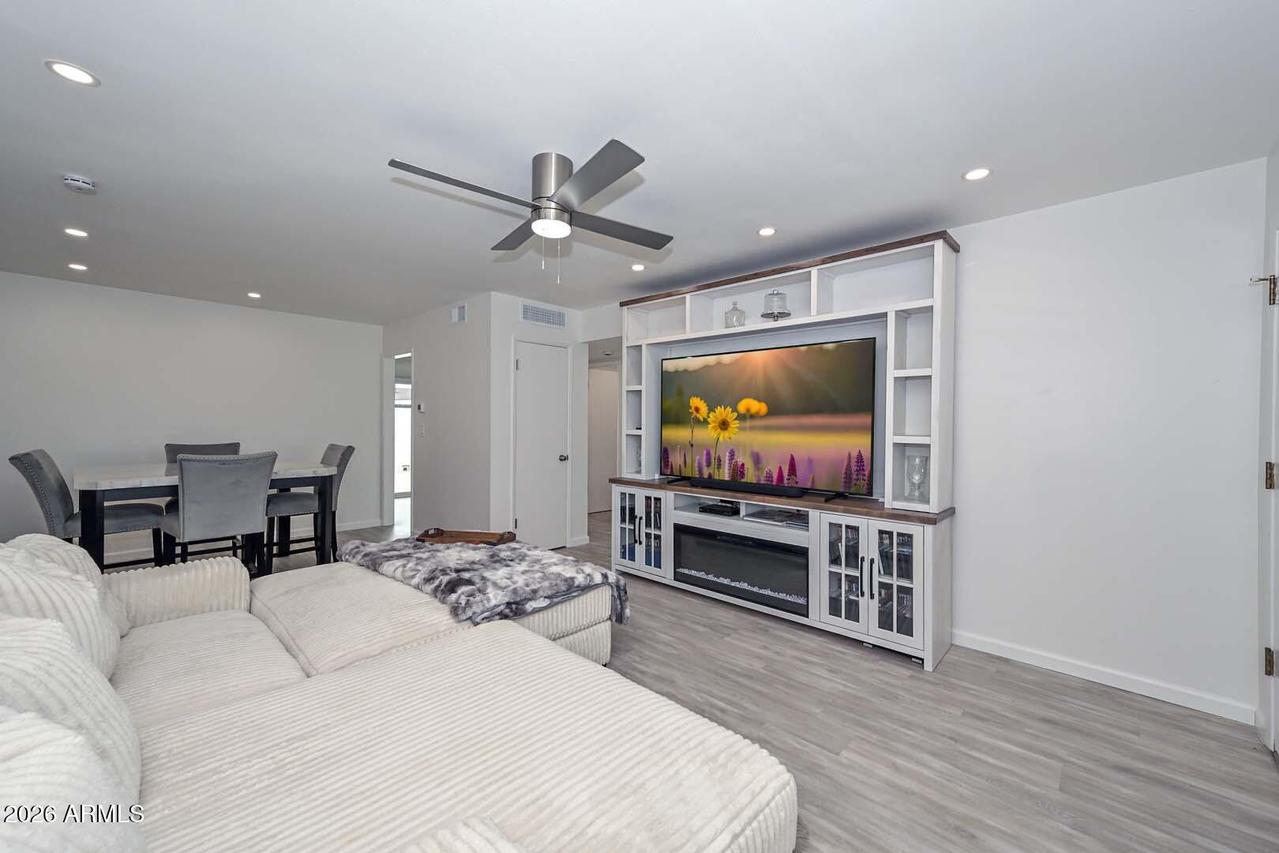 9667 N 111th Ave., Sun City, AZ 85351