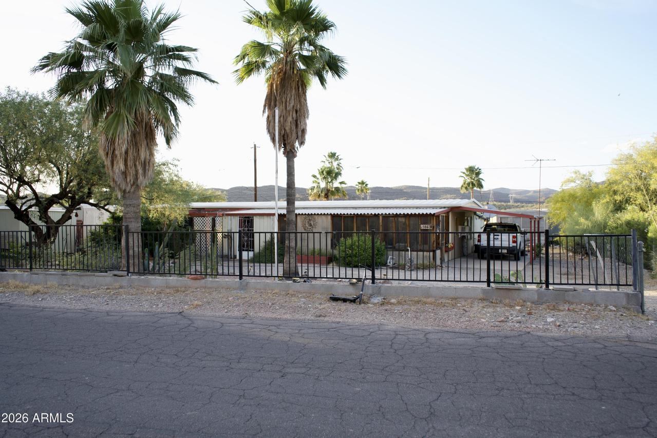 164 W Morris Dr., Queen Valley, AZ 85118