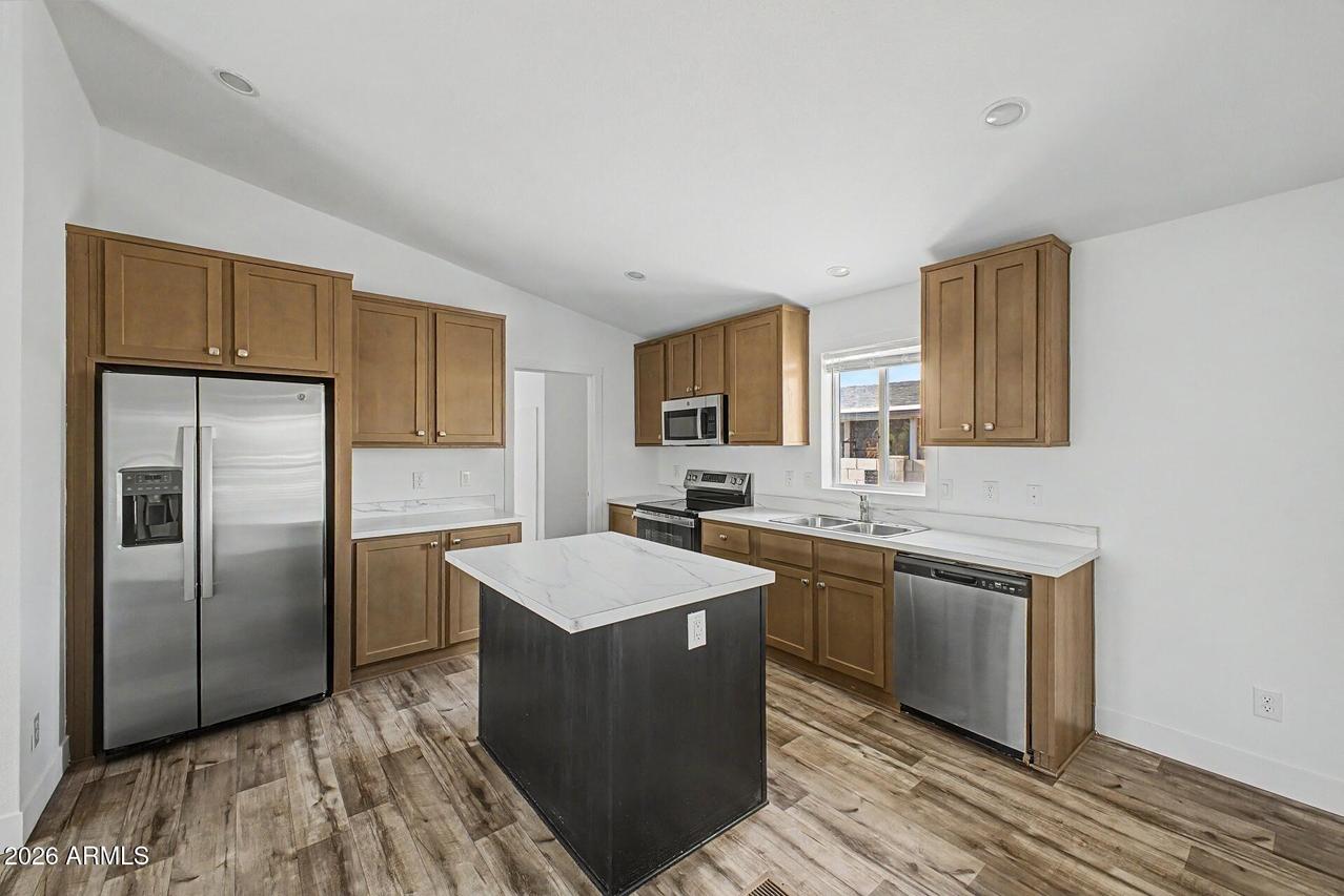 7106 N 68th Dr., Glendale, AZ 85303