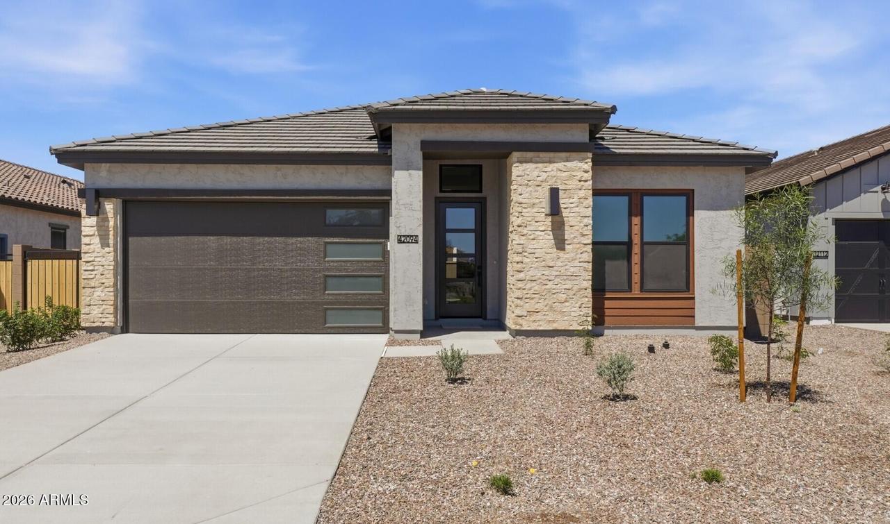 42094 N Steelhead Tr., San Tan Valley, AZ 85140