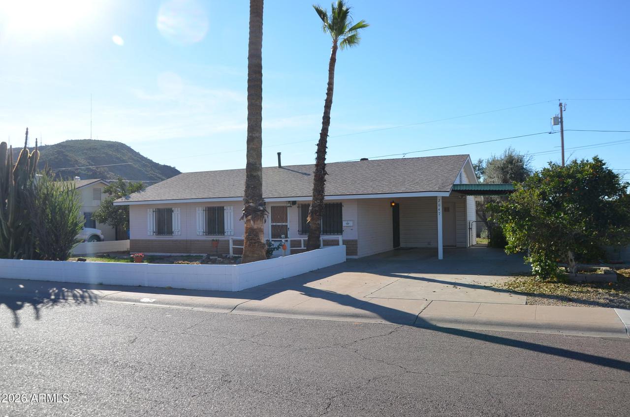 2047 W Wood Dr., Phoenix, AZ 85029