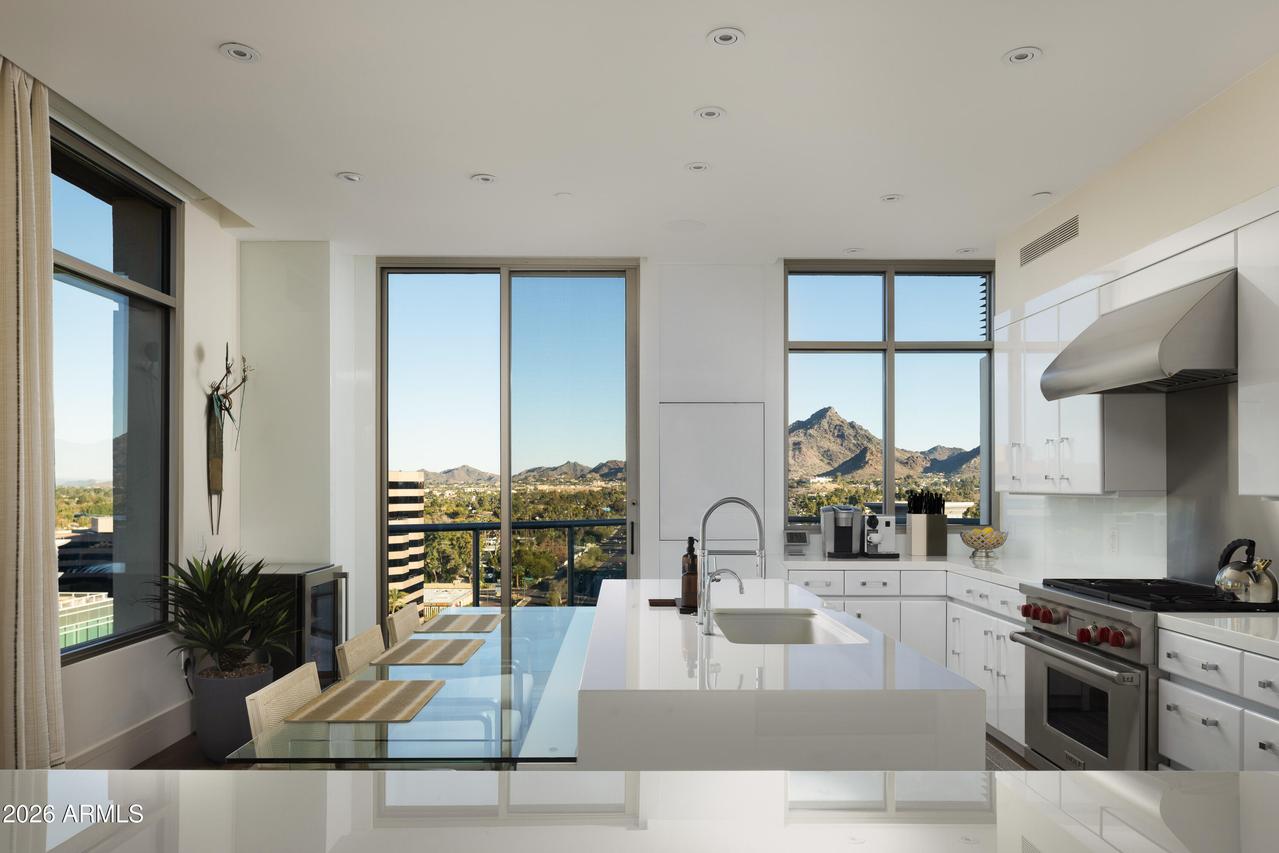 2402 E Esplanade Ln. #PH1, Phoenix, AZ 85016