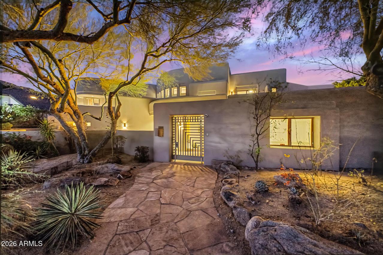 11833 S Montezuma Ct., Phoenix, AZ 85044