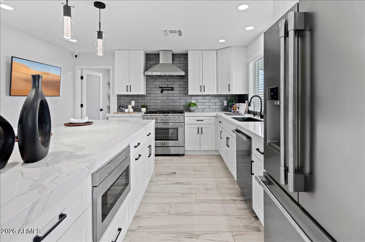 11615 N 30th St., Phoenix, AZ 85028