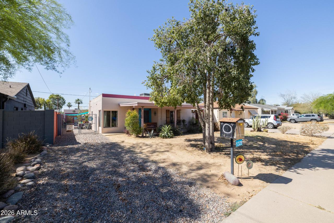 1329 E Hubbell St., Phoenix, AZ 85006