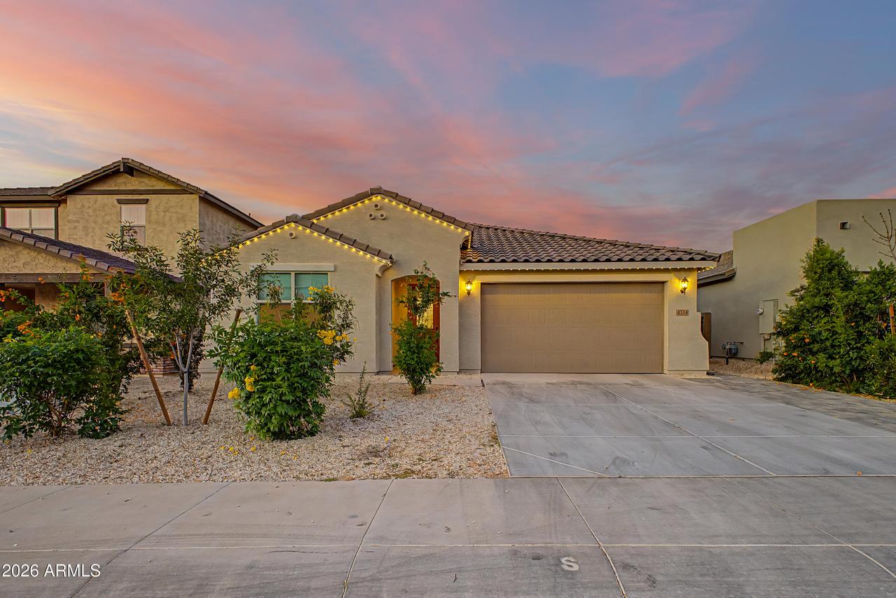 4314 W Sebastian Ln., San Tan Valley, AZ 85144