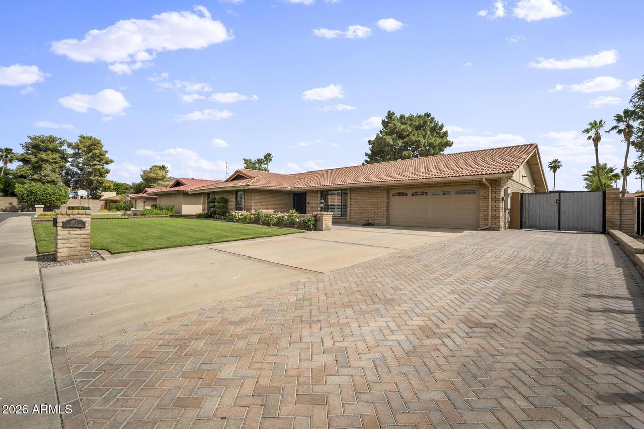 409 E Carol Ann Way, Phoenix, AZ 85022