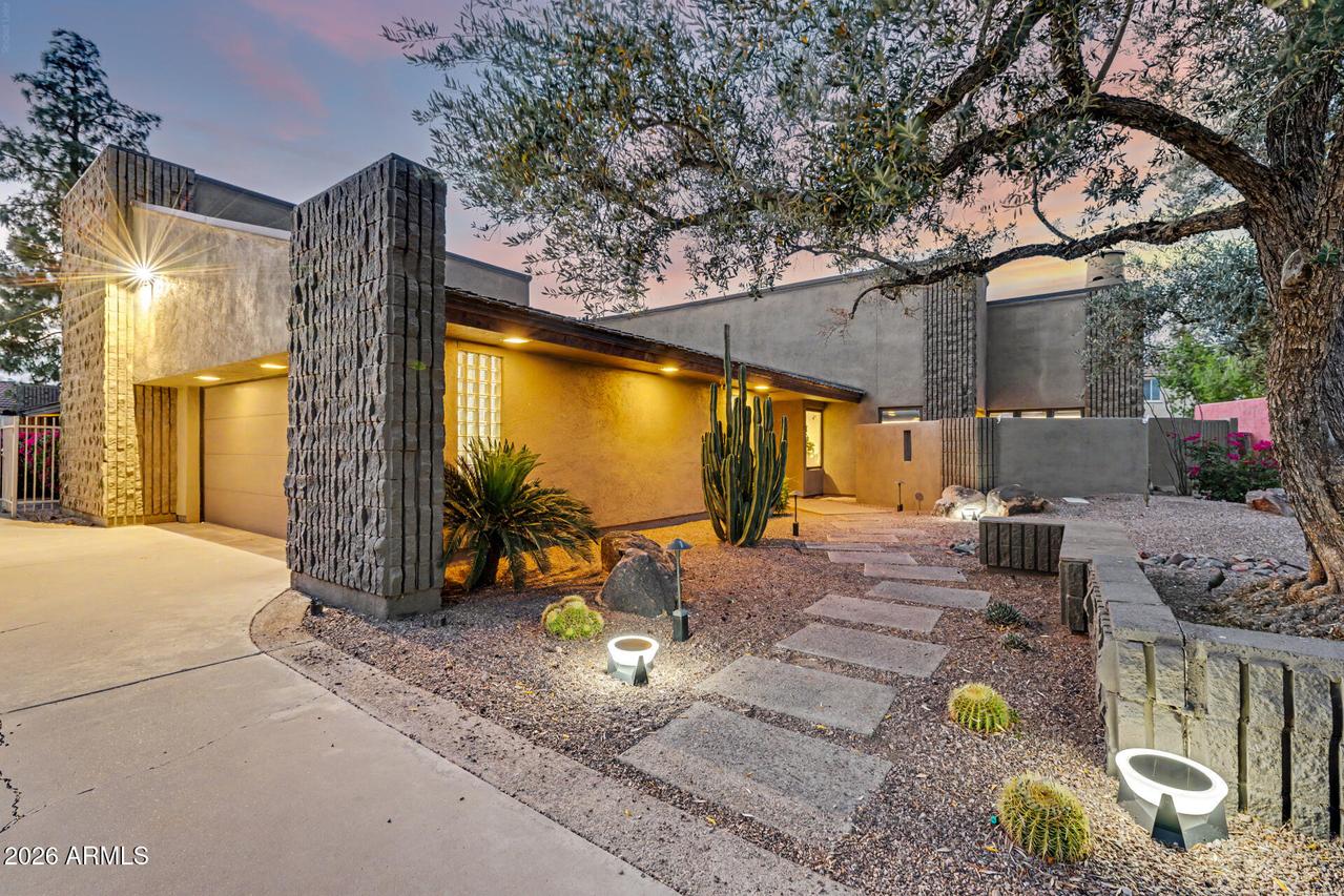 122 E Loma Vista Dr., Tempe, AZ 85282