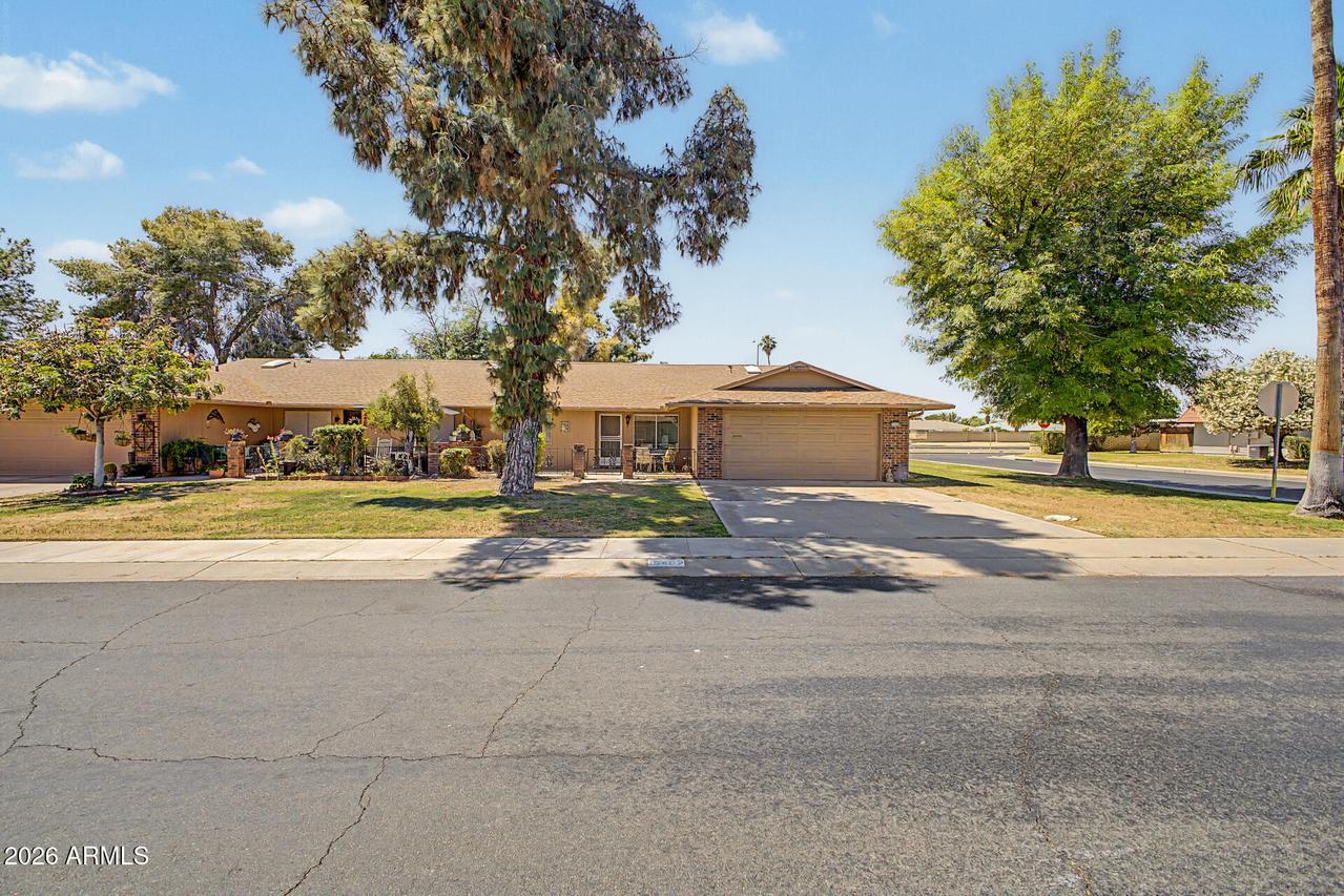 15462 N Lakeforest Dr., Sun City, AZ 85351