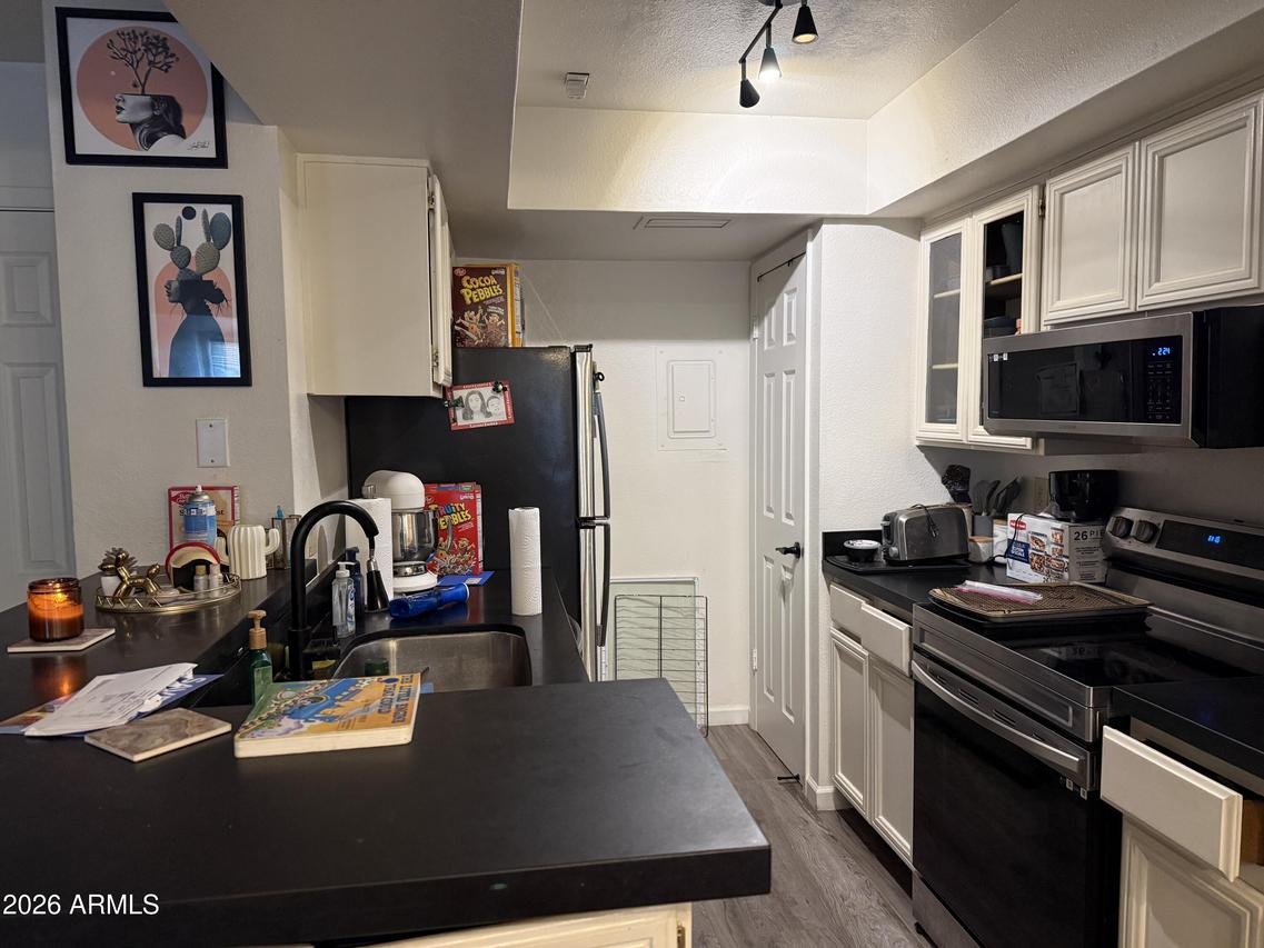 760 E Eugie Ave., Phoenix, AZ 85022